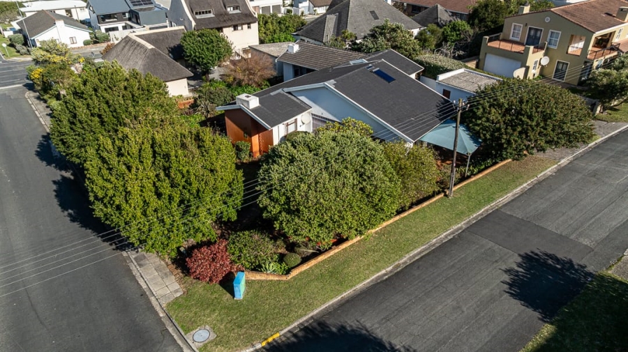 4 Bedroom Property for Sale in Voelklip Western Cape